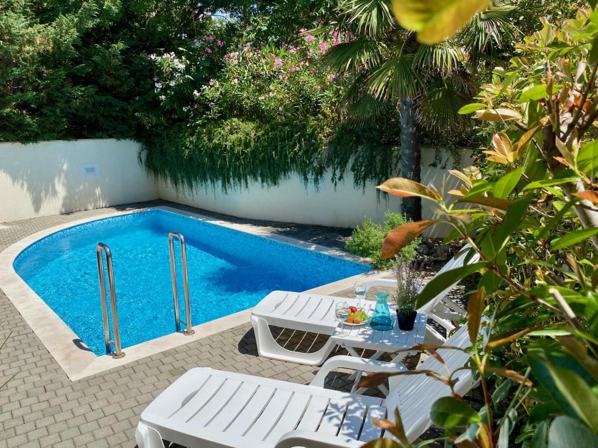 Private Pool And Mediterranean Garden Apt Mia Silo  Exterior photo
